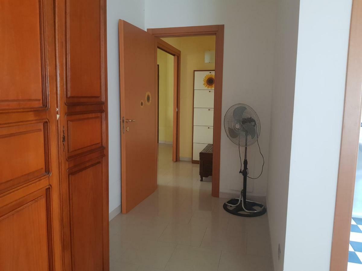 "La Casa Di Mariagrazia" Rooms Con Cucina Condivisa E Terrazza Sammichele Di Bari Zimmer foto